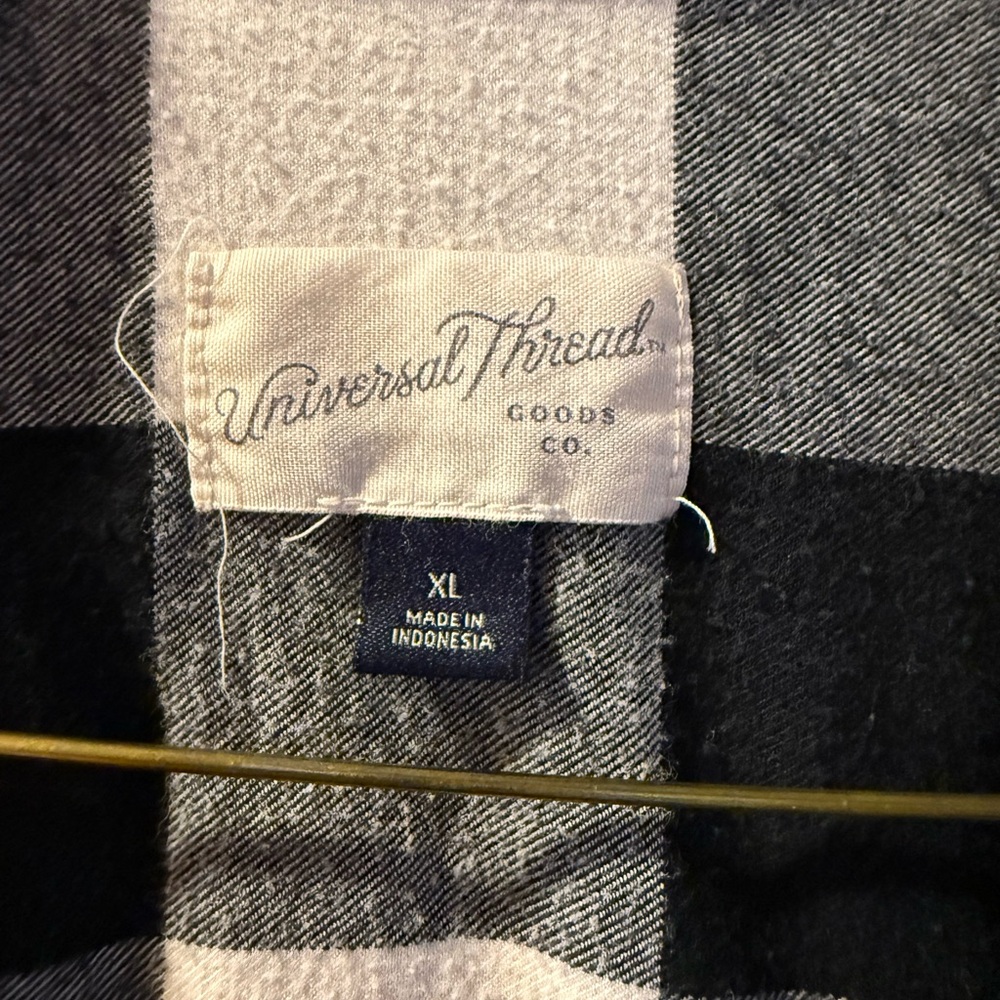 Universal Thread Monochrome Checkered Top - Picture 2 of 3